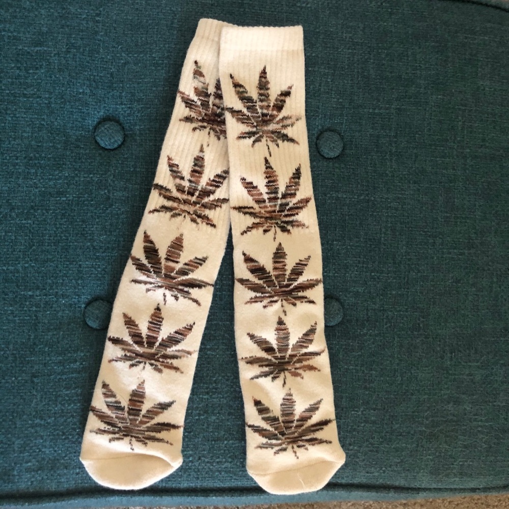 Weed Leaf Socks